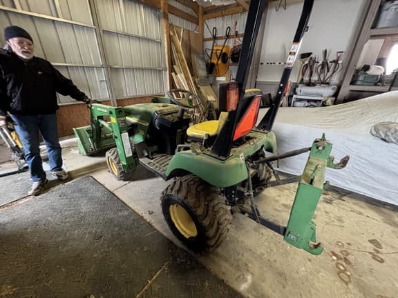 Image of John Deere 2210 equipment image 1