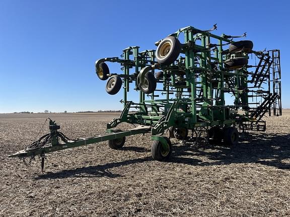 Image of John Deere 2210 equipment image 1