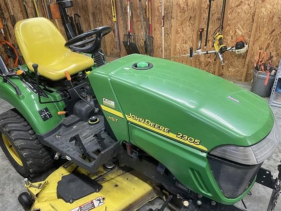 Image of John Deere 2305 equipment image 3