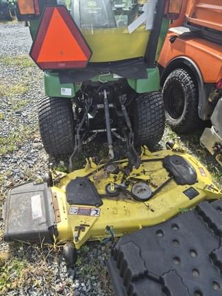 Image of John Deere 2305 Image 1
