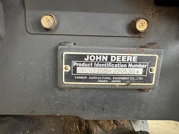Image of John Deere 2305 equipment image 3