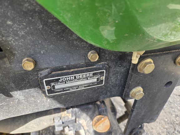 Image of John Deere 2305 equipment image 4