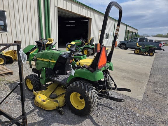 Image of John Deere 2305 equipment image 1