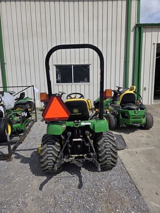Image of John Deere 2305 equipment image 2
