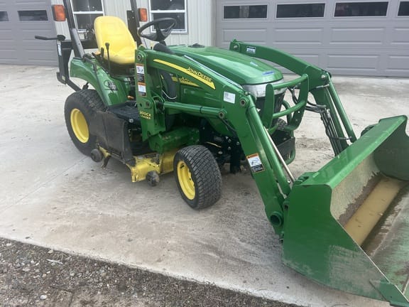 2006 John Deere 2305 Equipment Image0