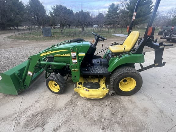 Image of John Deere 2305 equipment image 2