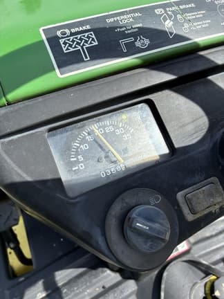 Image of John Deere 2305 equipment image 3