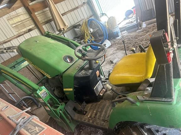 Image of John Deere 2305 equipment image 2