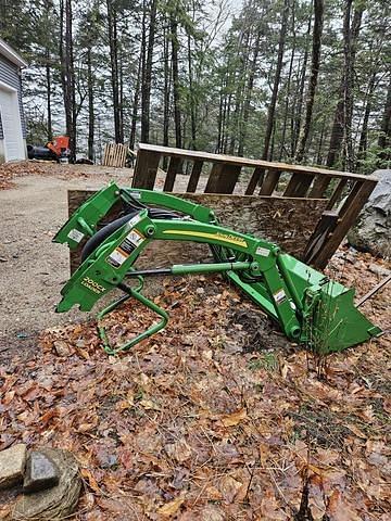 Image of John Deere 2305 equipment image 4