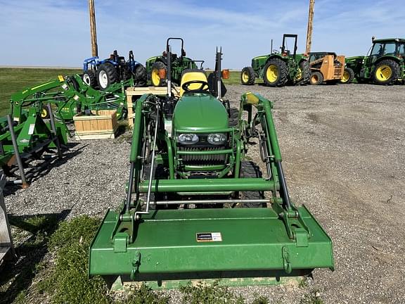 Image of John Deere 2520 equipment image 2