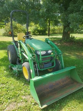 Image of John Deere 2520 equipment image 1