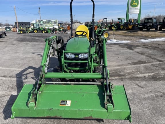 Image of John Deere 2520 equipment image 1