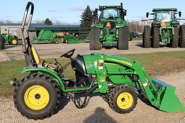 Image of John Deere 2520 equipment image 2