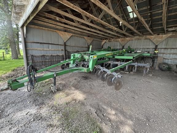 Image of John Deere 2700 Primary image