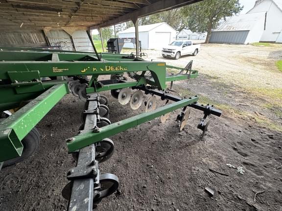 Image of John Deere 2700 equipment image 4