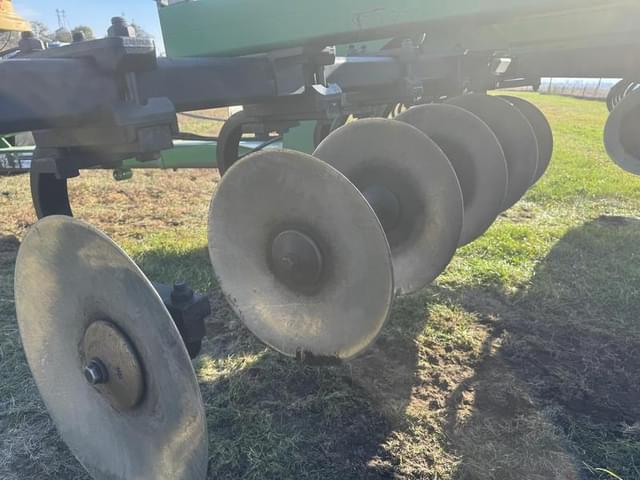 Image of John Deere 2700 equipment image 3