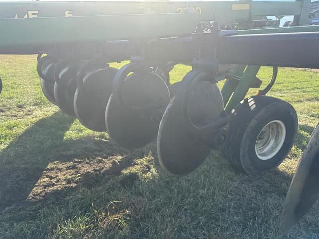 Image of John Deere 2700 equipment image 4