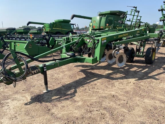 Main image John Deere 2700