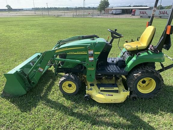 Image of John Deere 2305 equipment image 3