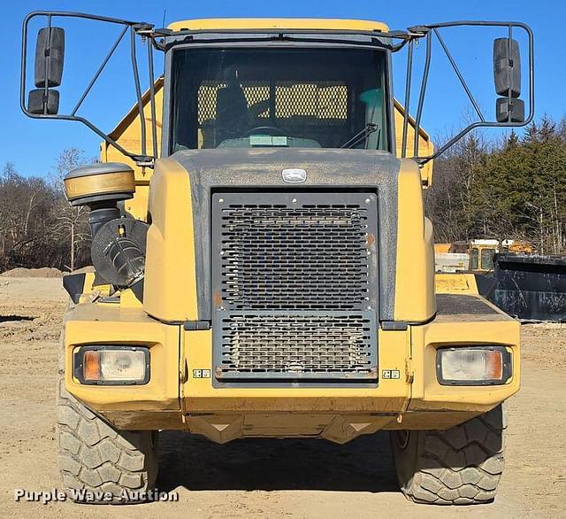 Image of John Deere 300D equipment image 1