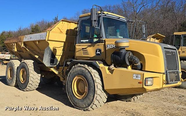 Image of John Deere 300D equipment image 2