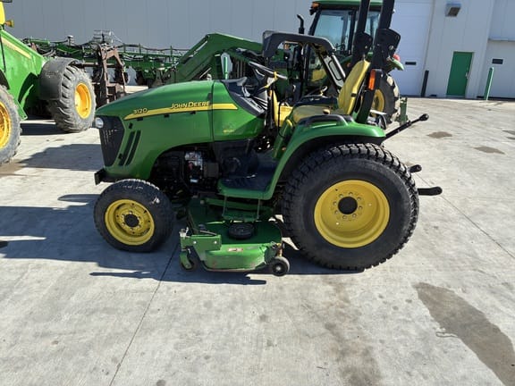 2006 John Deere 3120 Equipment Image0