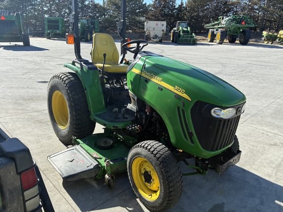 Image of John Deere 3120 equipment image 2