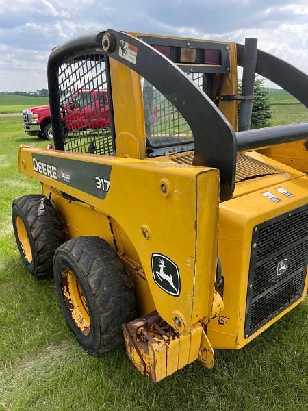 Image of John Deere 317 equipment image 4