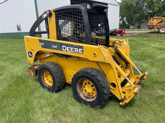 Image of John Deere 317 equipment image 1