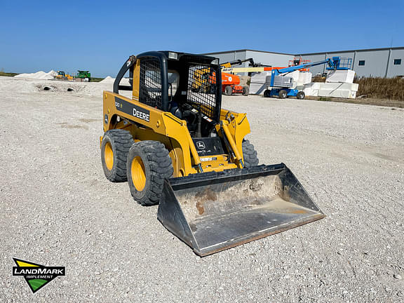 Image of John Deere 320 equipment image 3