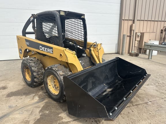 2006 John Deere 320 Equipment Image0