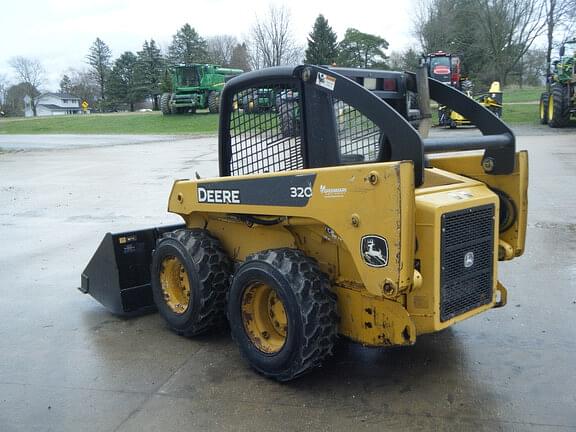 Image of John Deere 320 equipment image 4