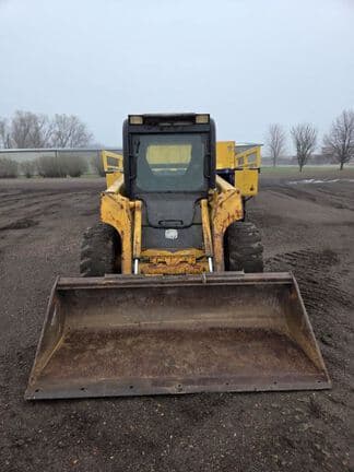 Image of John Deere 320 equipment image 1