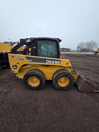Image of John Deere 320 equipment image 3