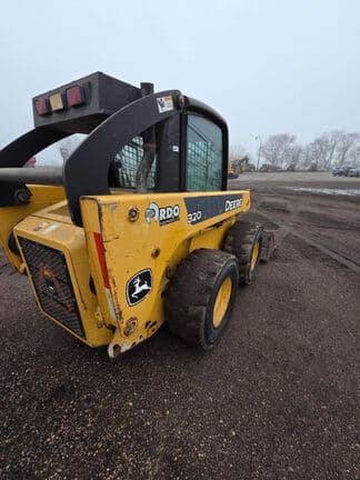 Image of John Deere 320 equipment image 4