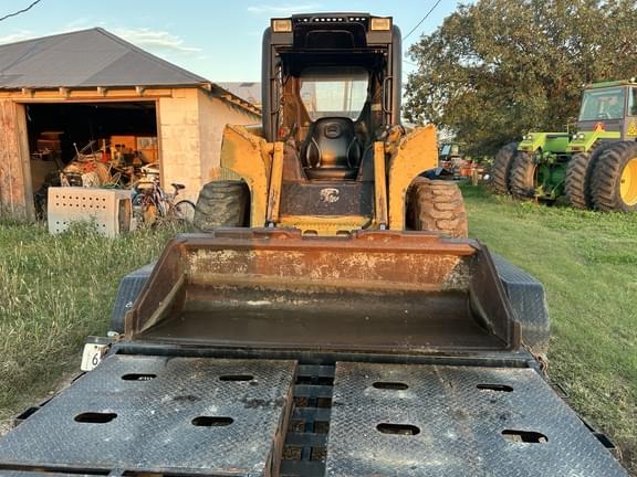Image of John Deere 320 equipment image 4