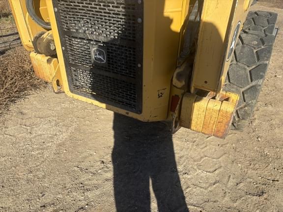 Image of John Deere 320 equipment image 4