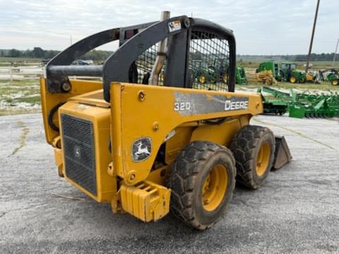Image of John Deere 320 equipment image 3