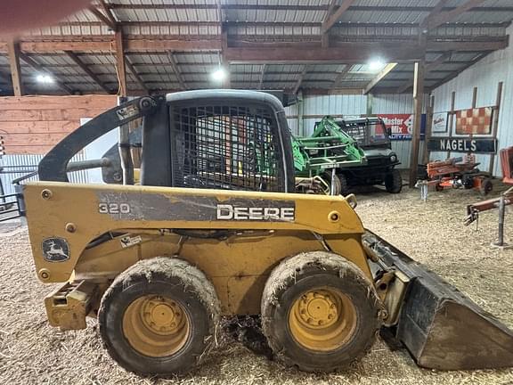 Image of John Deere 320 equipment image 1