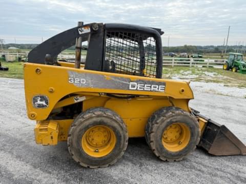 Image of John Deere 320 equipment image 4