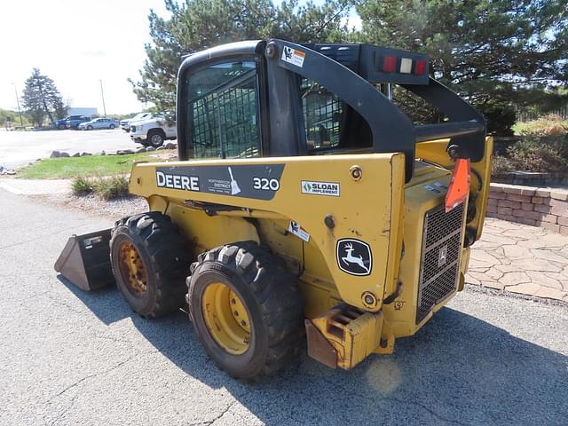 Image of John Deere 320 equipment image 3