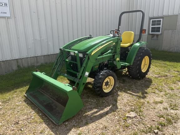 Image of John Deere 3203 Primary image