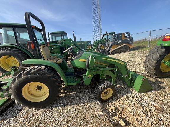 Image of John Deere 3203 equipment image 1