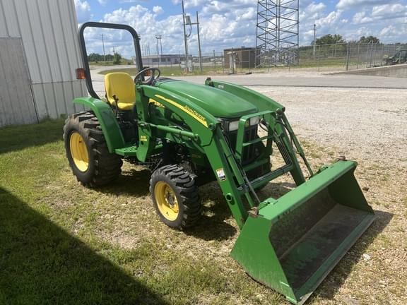 Image of John Deere 3203 equipment image 3