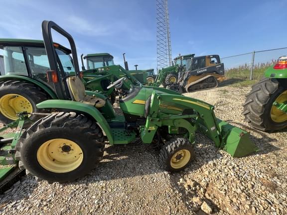 Image of John Deere 3203 equipment image 1
