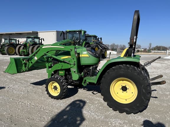 Image of John Deere 3203 equipment image 3