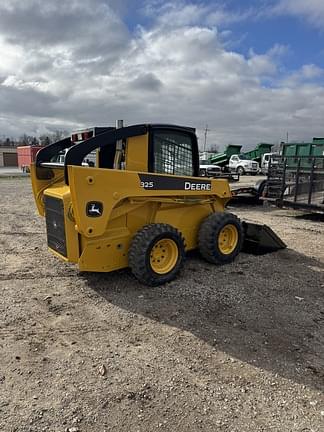 Image of John Deere 325 equipment image 4