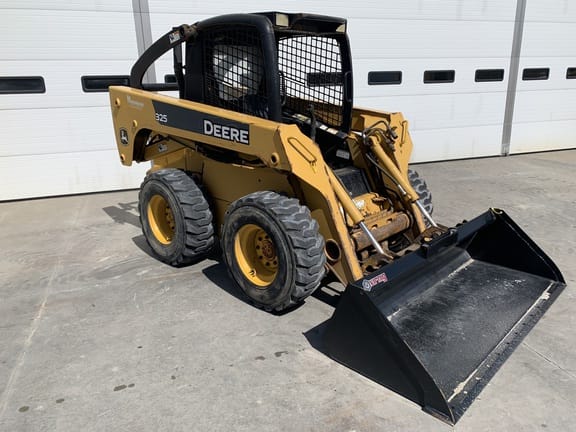 Main image John Deere 325