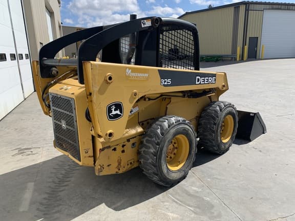 Image of John Deere 325 equipment image 2