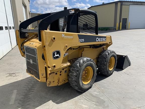 Image of John Deere 325 equipment image 2